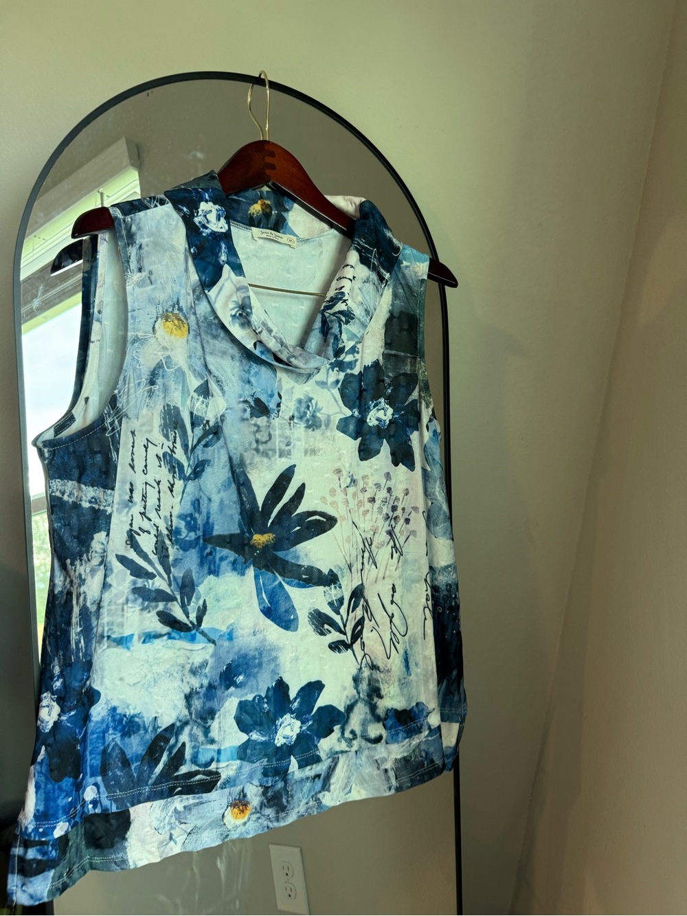 Jess and Jane sleeveless cowl neck top art wear XL